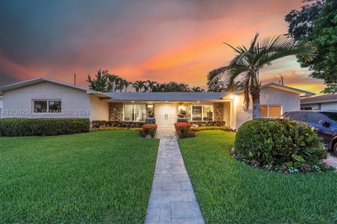 Photo of 1900 NE 210th St, Miami, FL 33179 (MLS # A12042502)