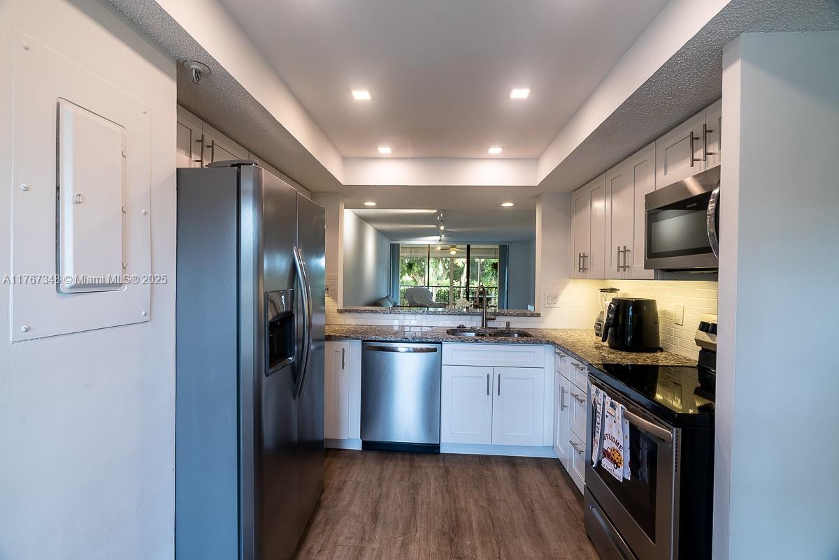 CLUB ROYALE CONDO - Residential