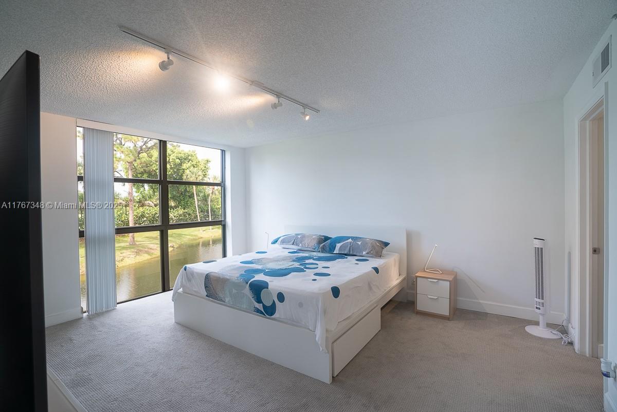 CLUB ROYALE CONDO - Residential