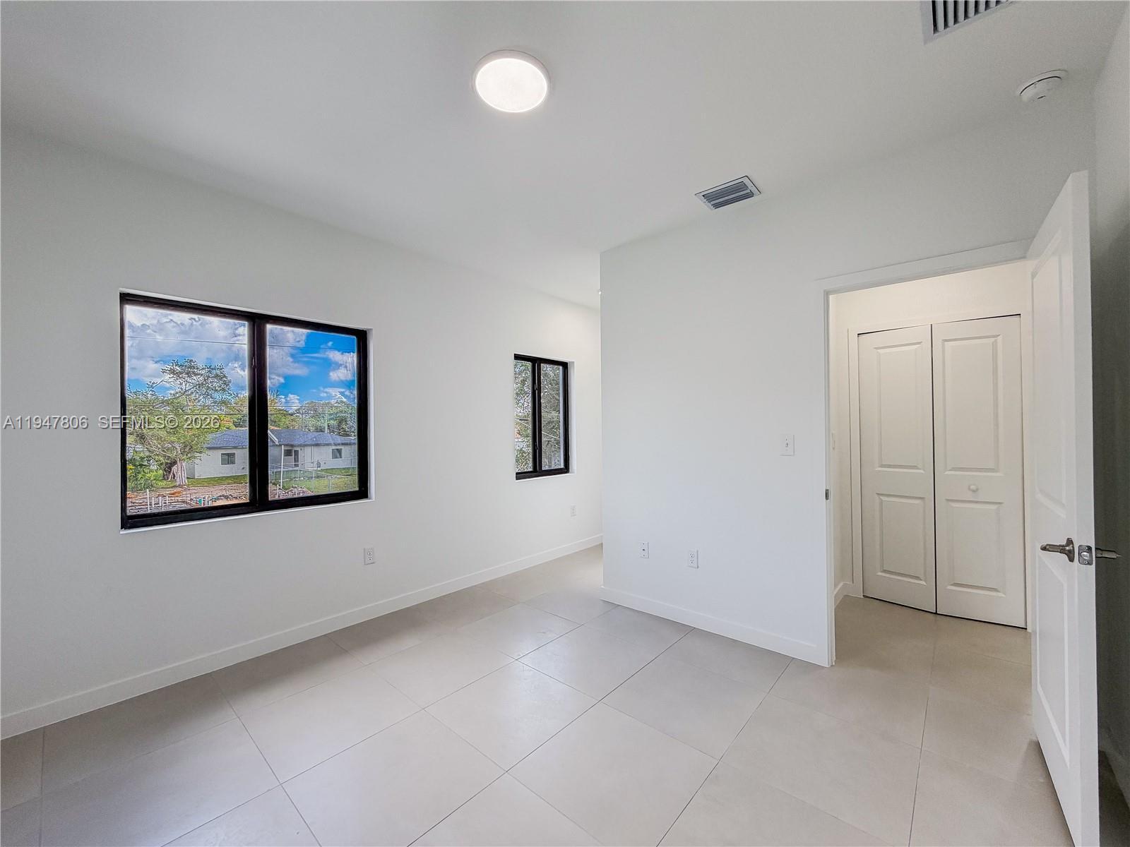 EVERGLADES AVE HEIGHTS - Residential Income