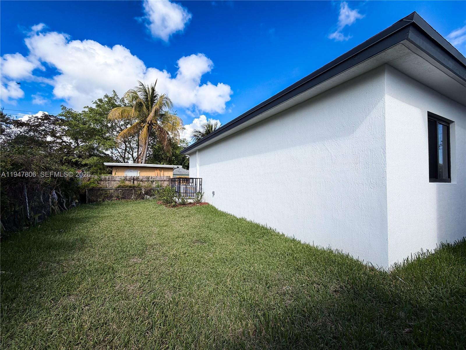 EVERGLADES AVE HEIGHTS - Residential Income