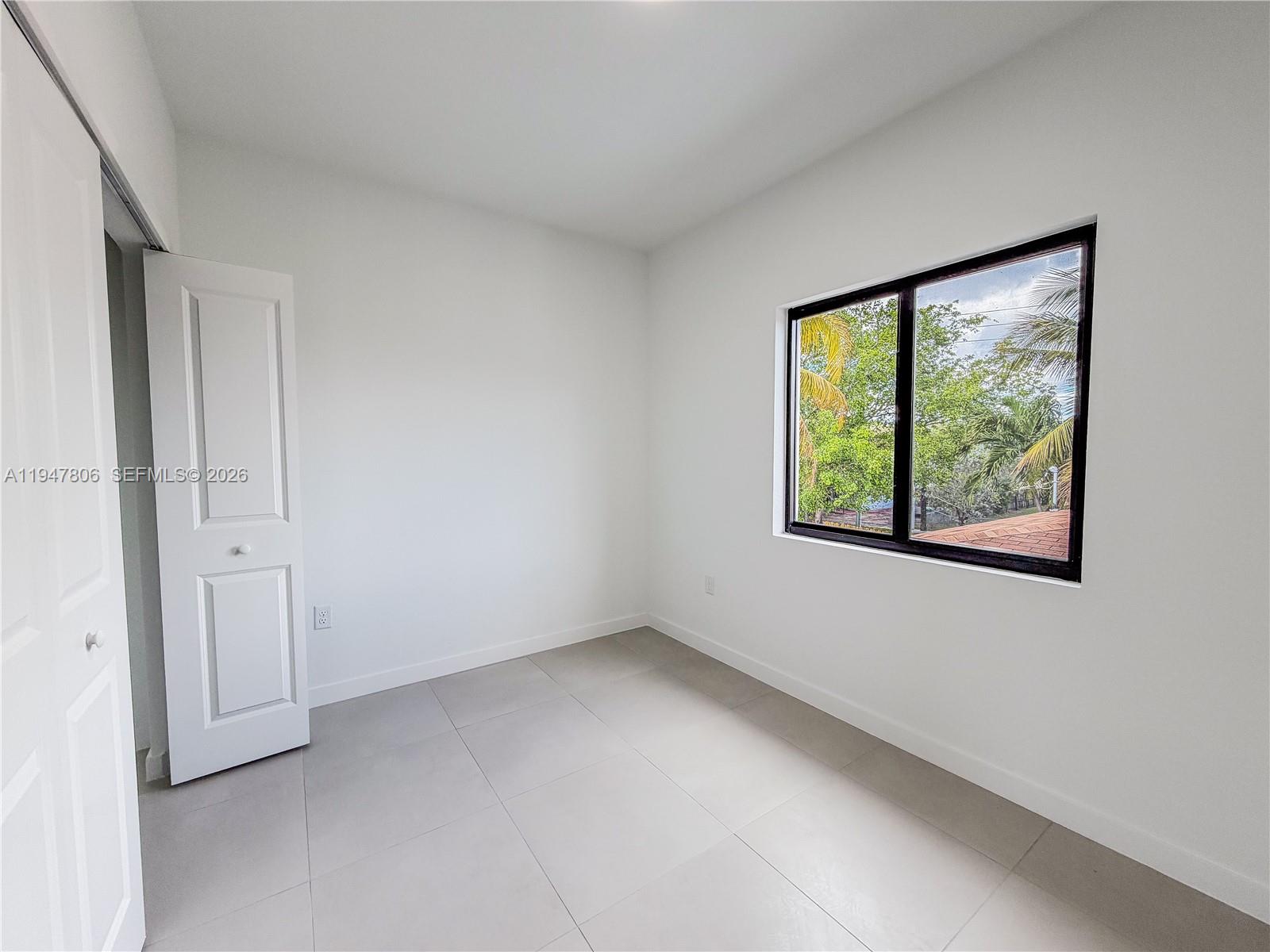 EVERGLADES AVE HEIGHTS - Residential Income