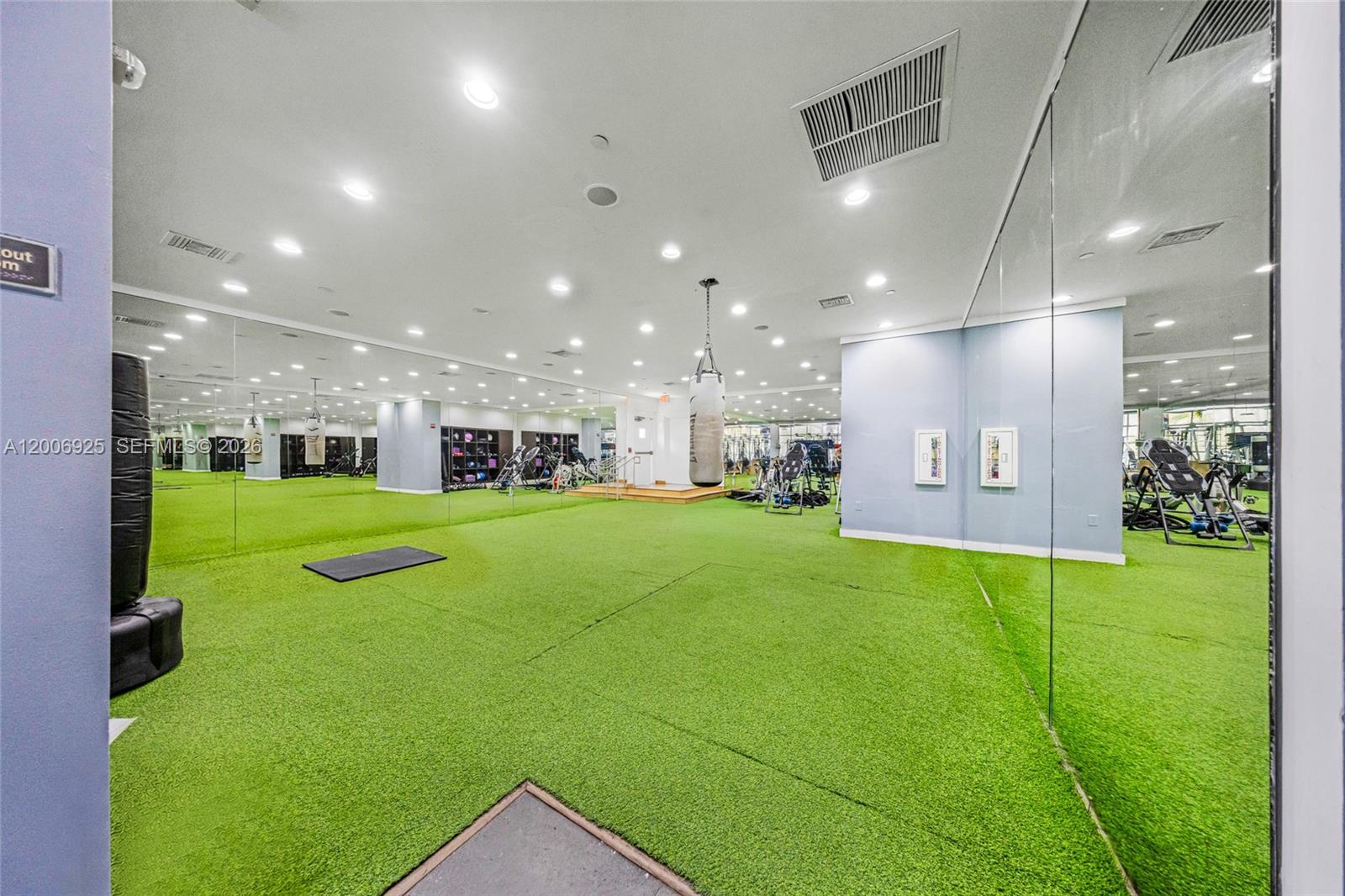 MIRADOR 1000 CONDO - Residential