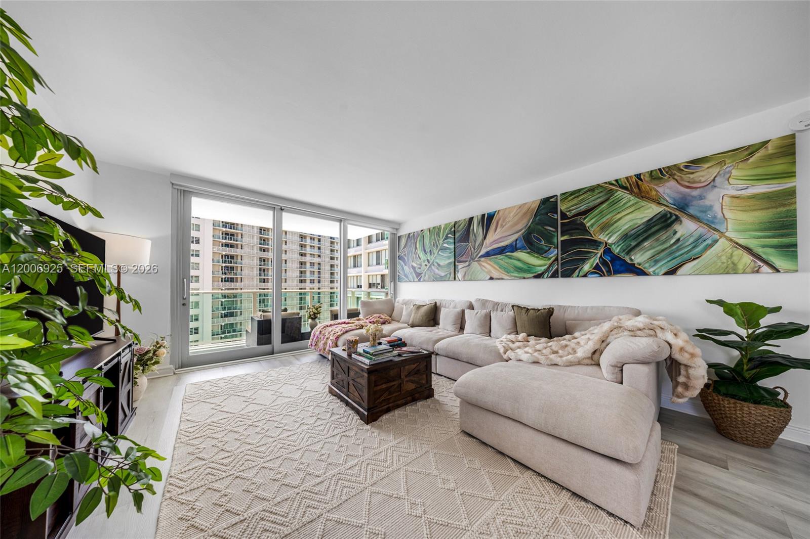 MIRADOR 1000 CONDO - Residential