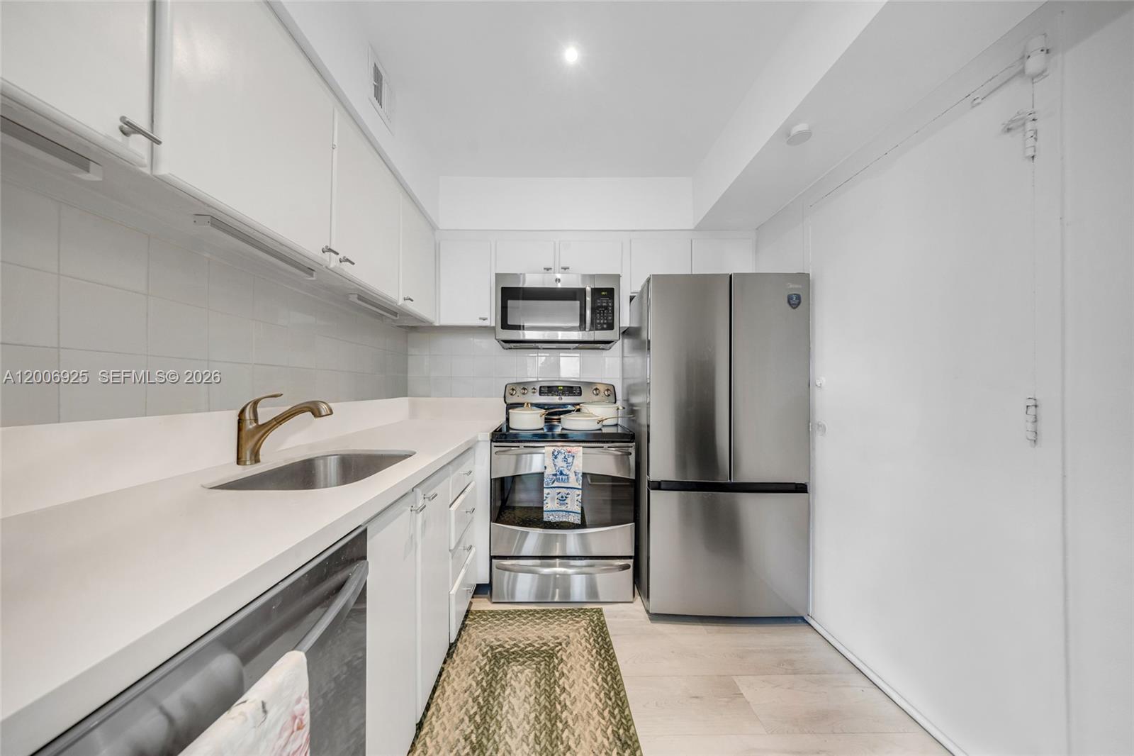 MIRADOR 1000 CONDO - Residential