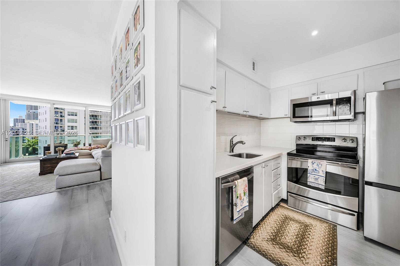 MIRADOR 1000 CONDO - Residential