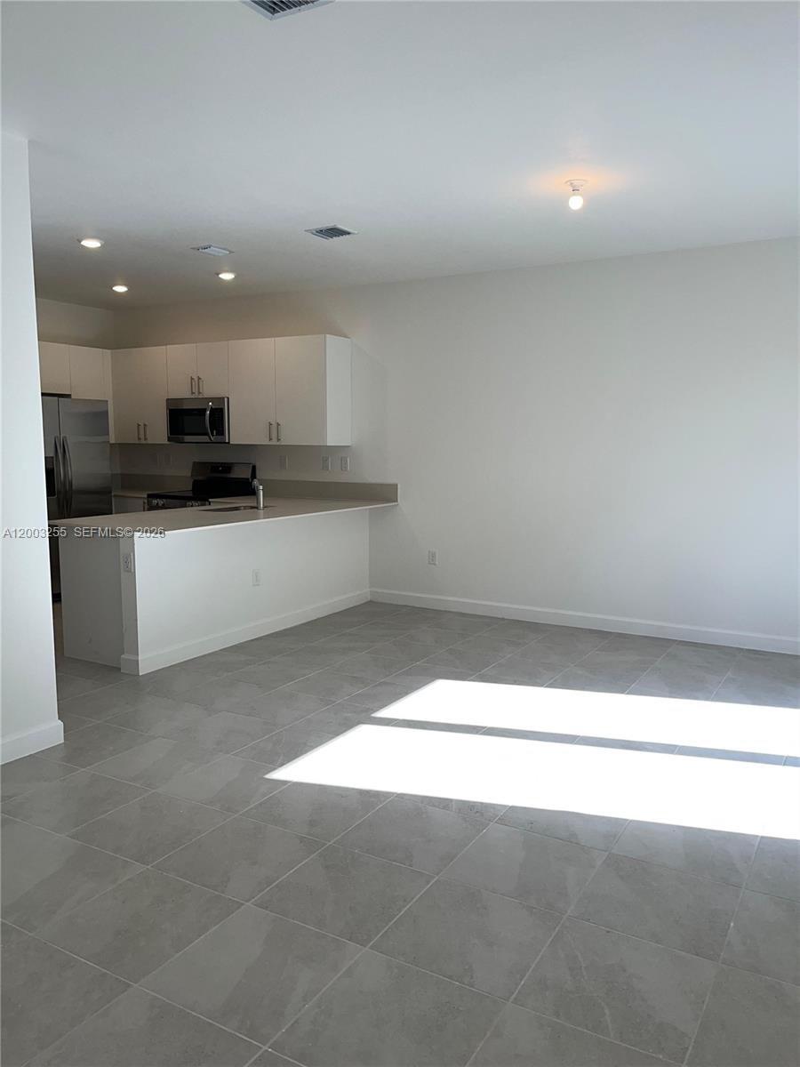 ALTAMIRA LAGOS - Residential Lease