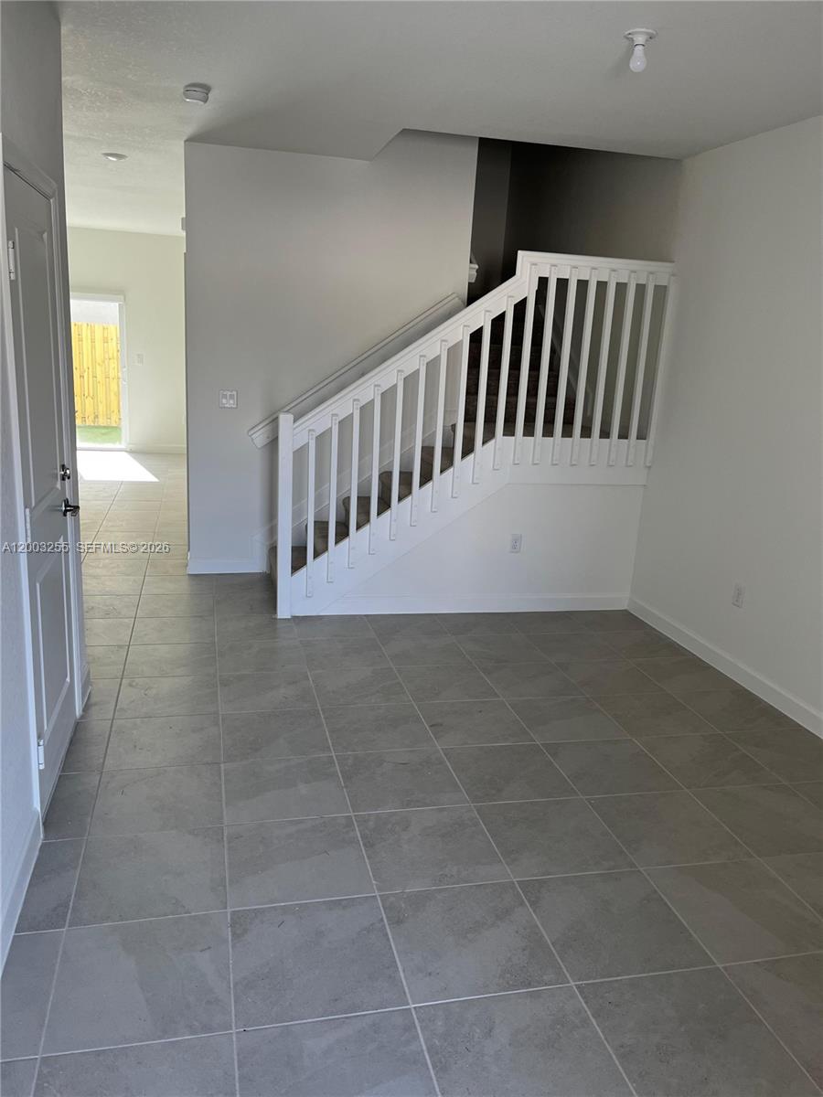 ALTAMIRA LAGOS - Residential Lease