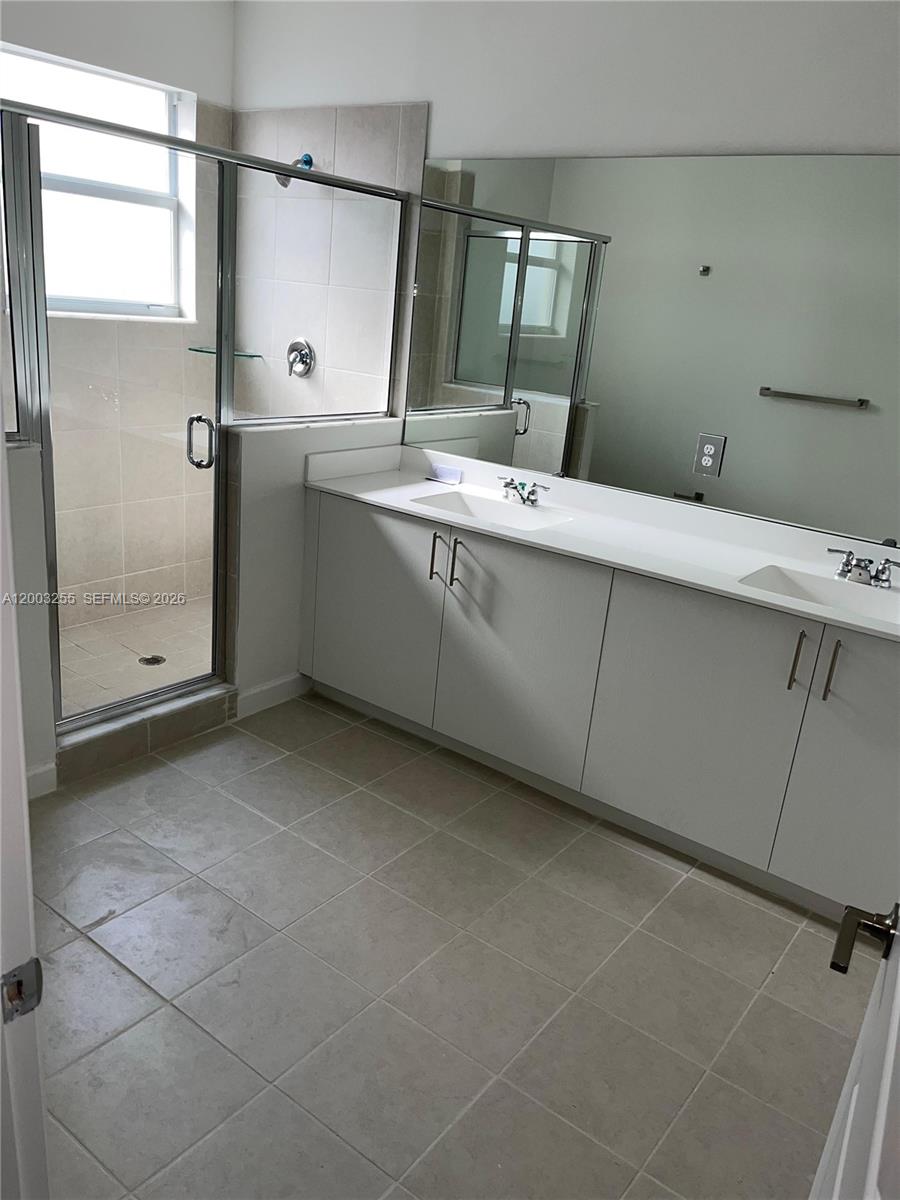 ALTAMIRA LAGOS - Residential Lease