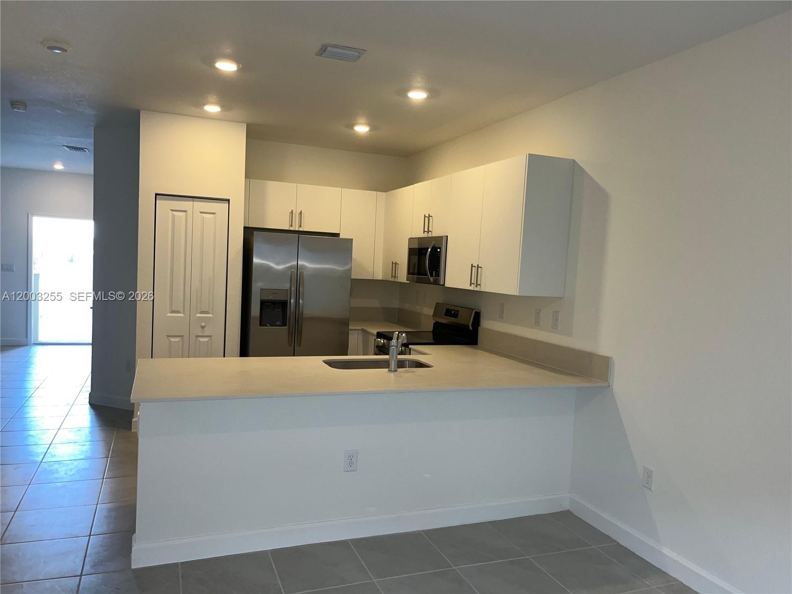 ALTAMIRA LAGOS - Residential Lease