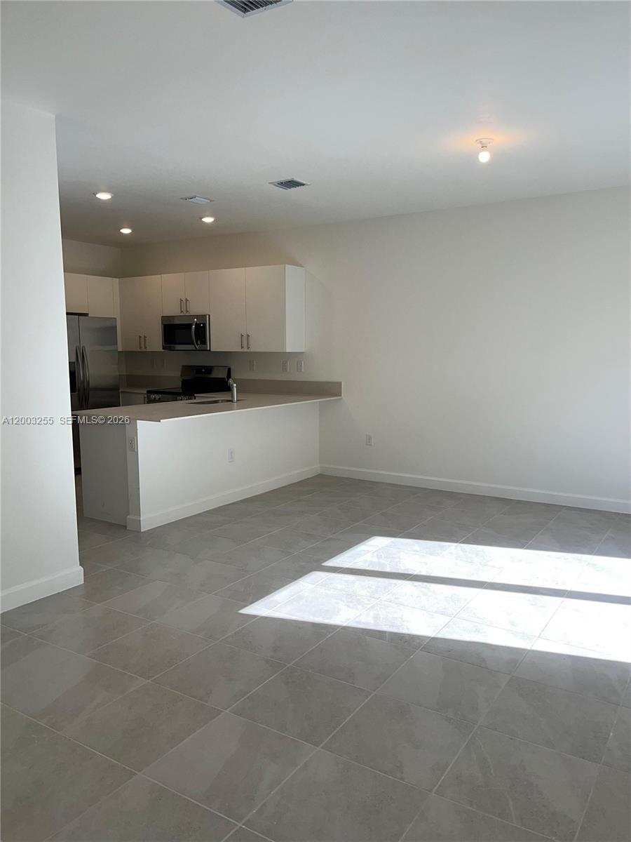 ALTAMIRA LAGOS - Residential Lease