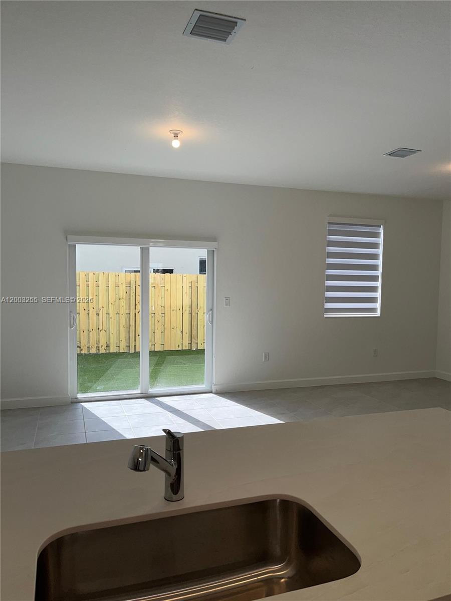 ALTAMIRA LAGOS - Residential Lease