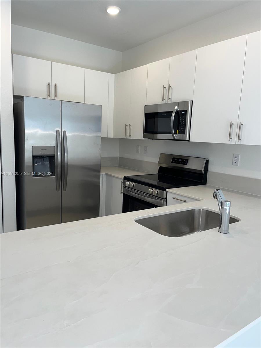 ALTAMIRA LAGOS - Residential Lease