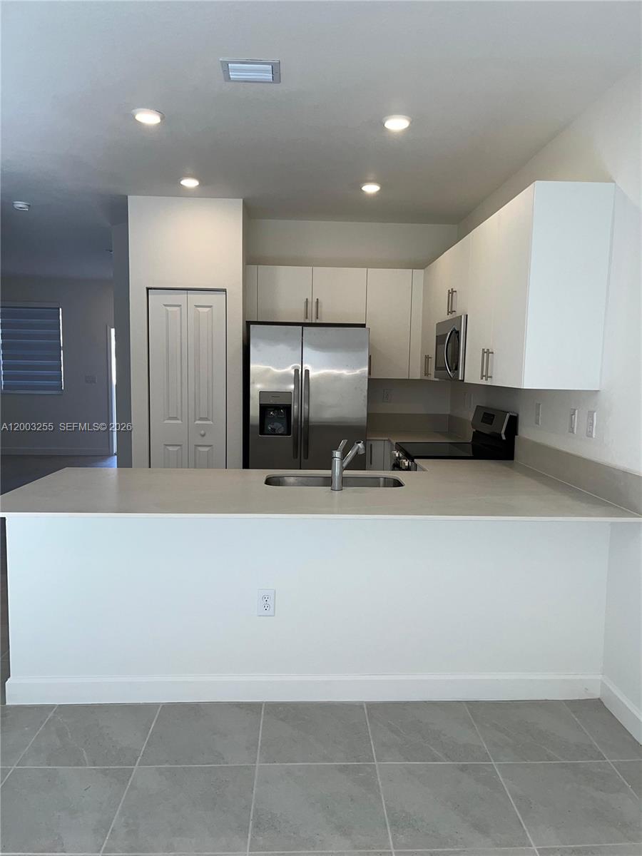 ALTAMIRA LAGOS - Residential Lease