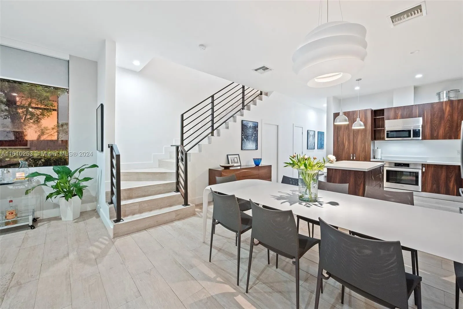 Miami, Florida 33133, United States, 3 Bedrooms Bedrooms, ,4 BathroomsBathrooms,Residential,Active,54551