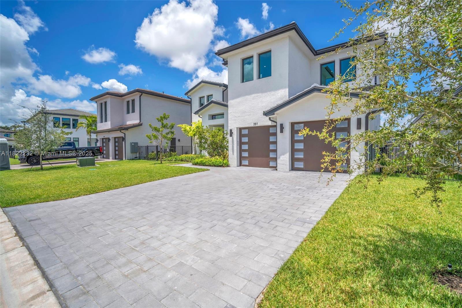 3511 Ashwood Cir S
