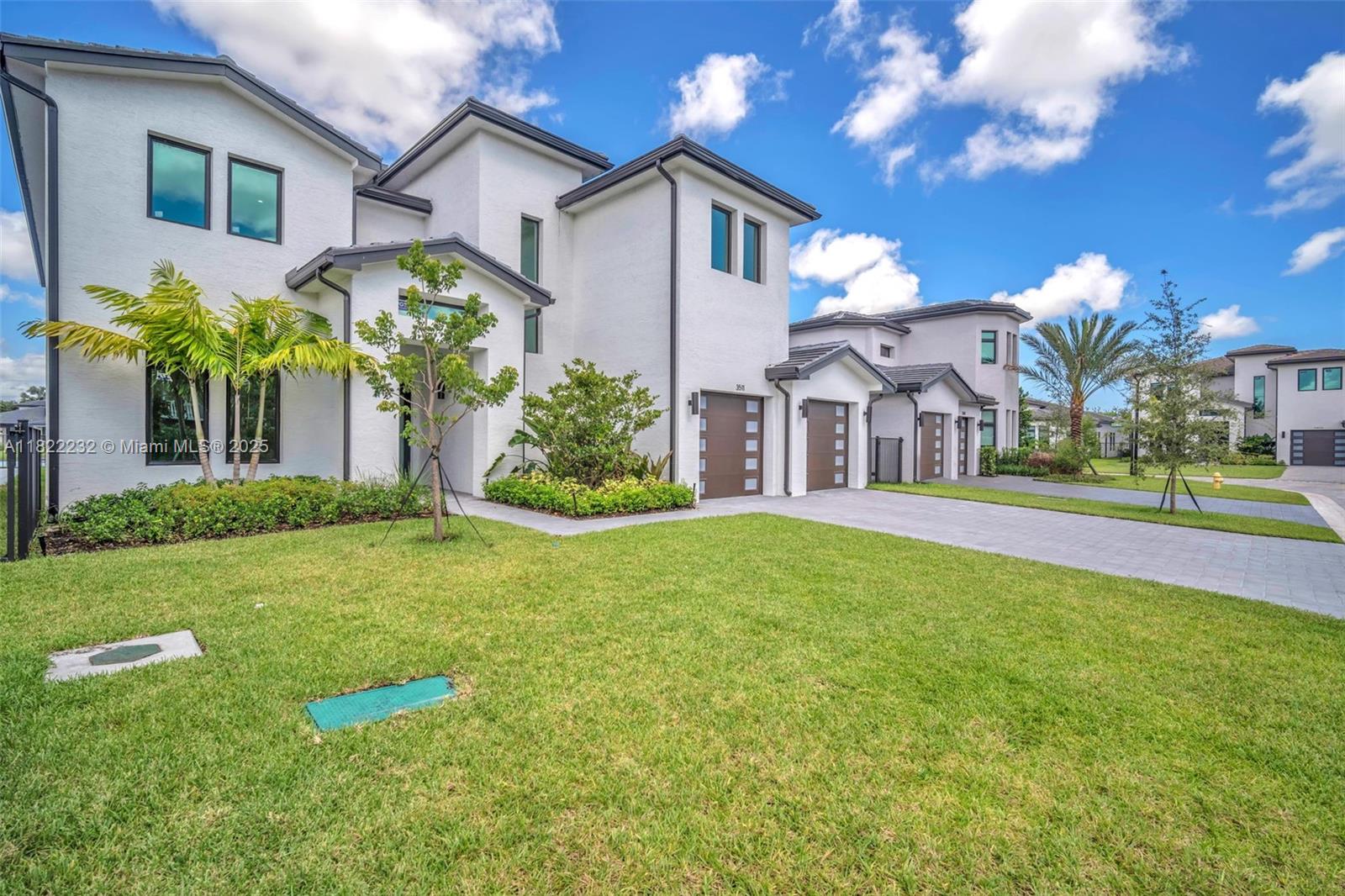 3511 Ashwood Cir S