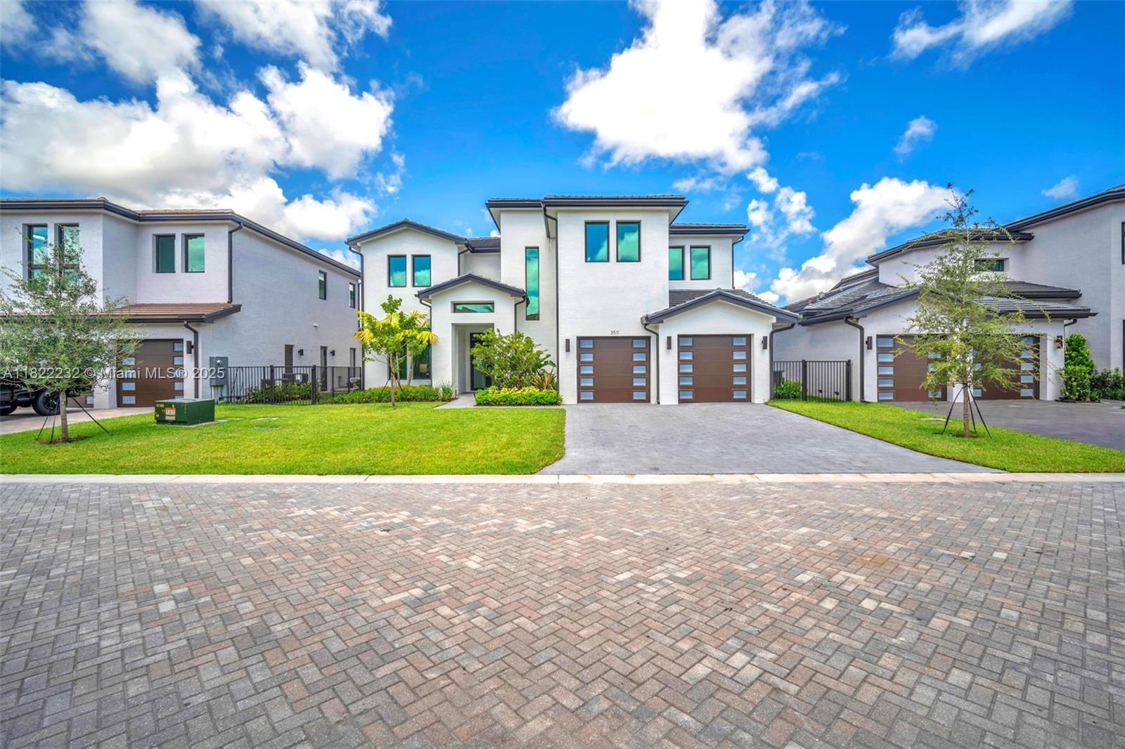 3511 Ashwood Cir S