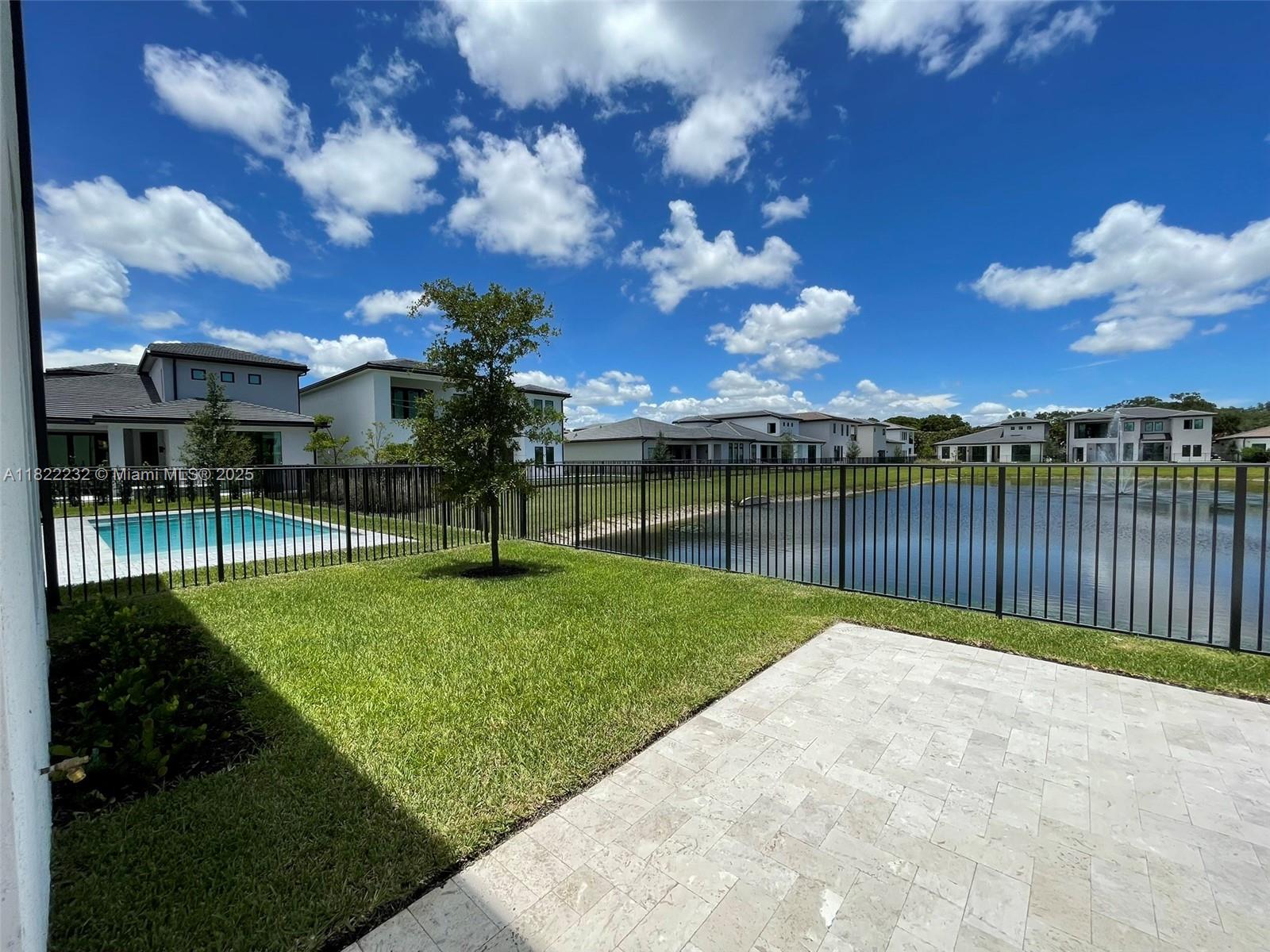 3511 S Ashwood Cir S