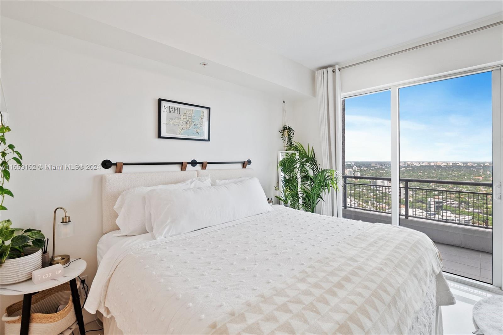 INFINITY AT BRICKELL COND - Residential