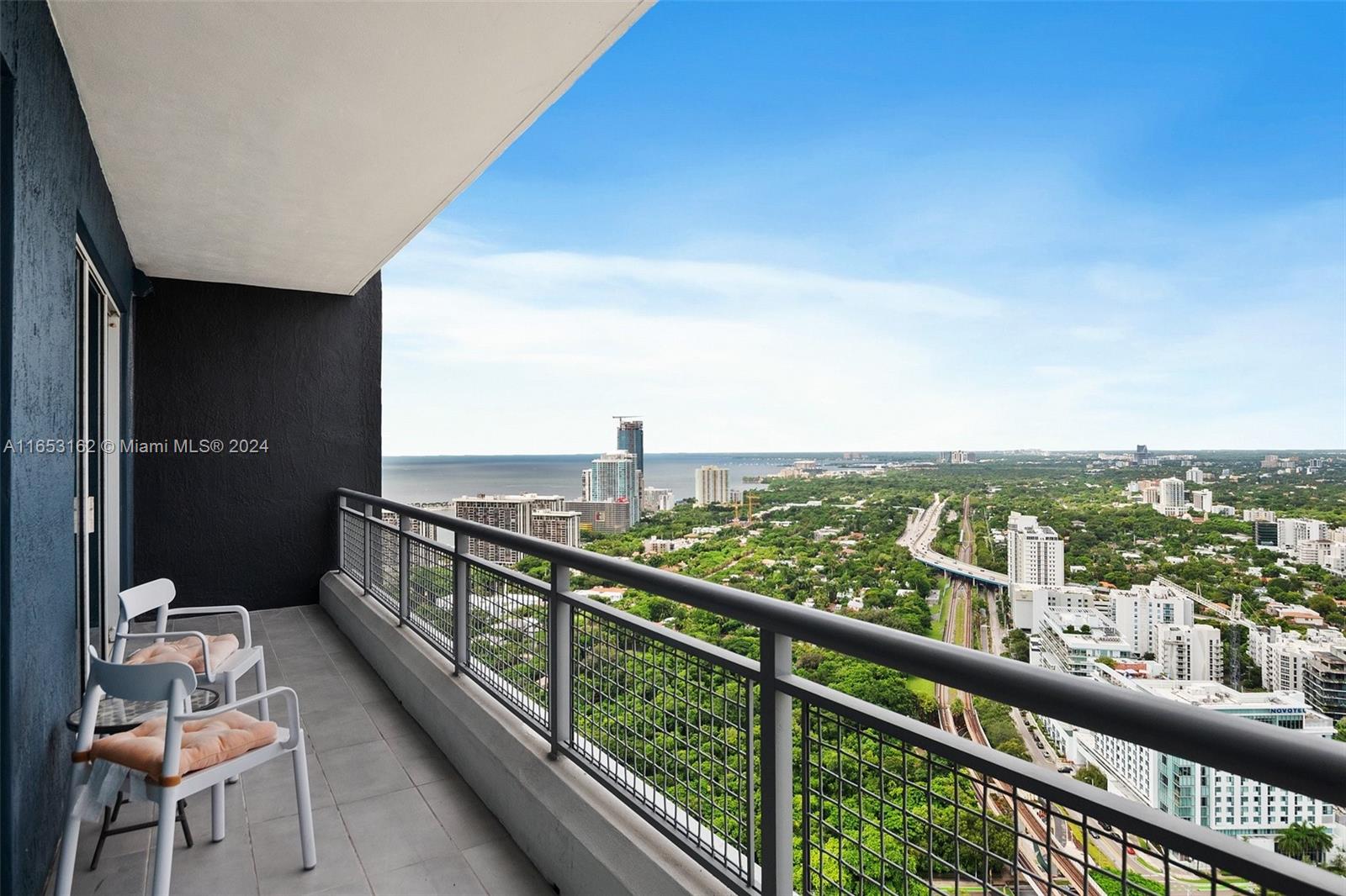 INFINITY AT BRICKELL COND - Residential