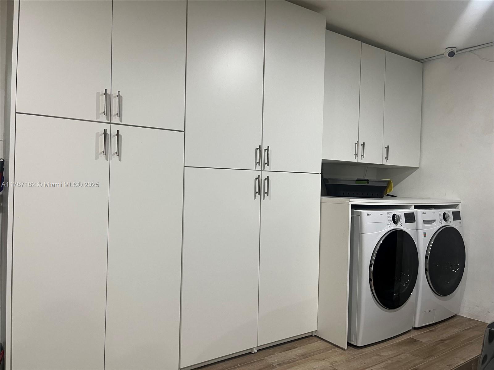 PEMBROKE LAKES SEC 1 - Residential