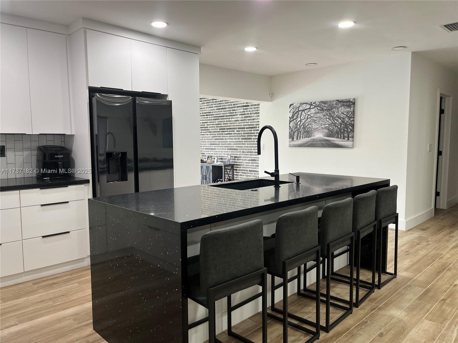 PEMBROKE LAKES SEC 1 - Residential