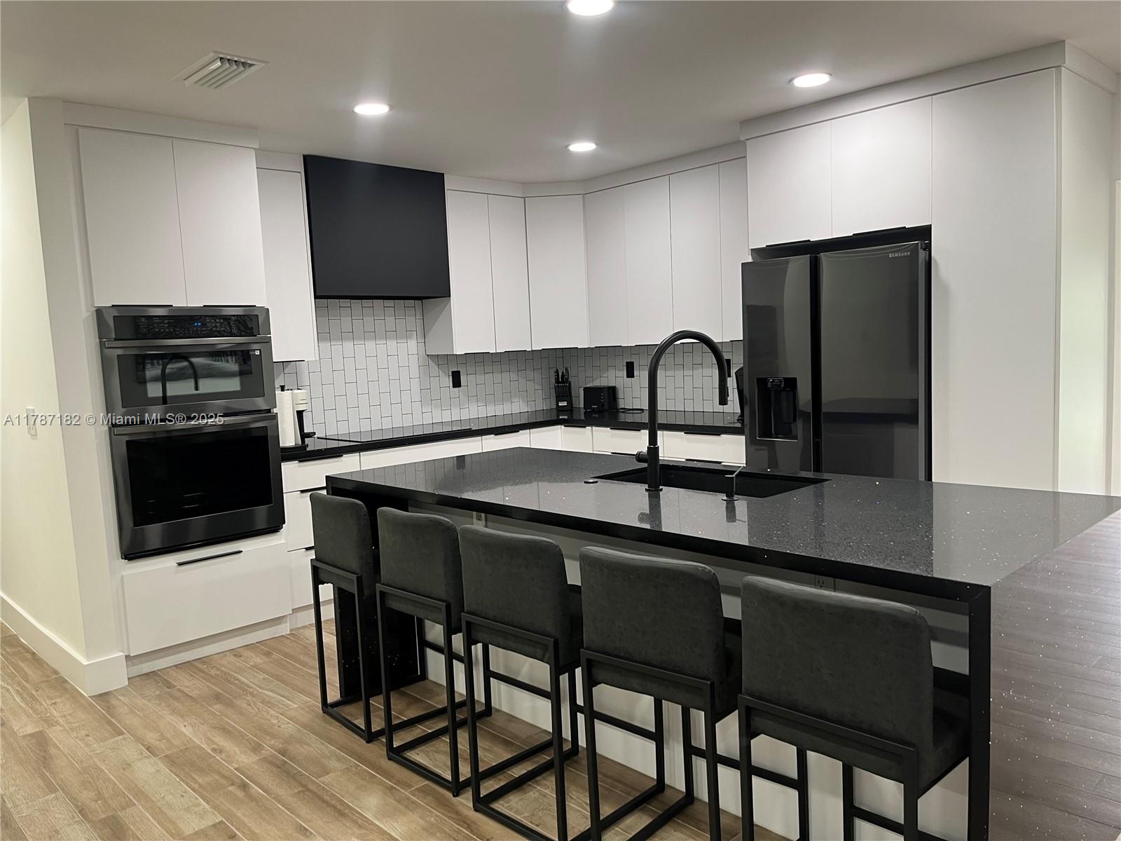 PEMBROKE LAKES SEC 1 - Residential