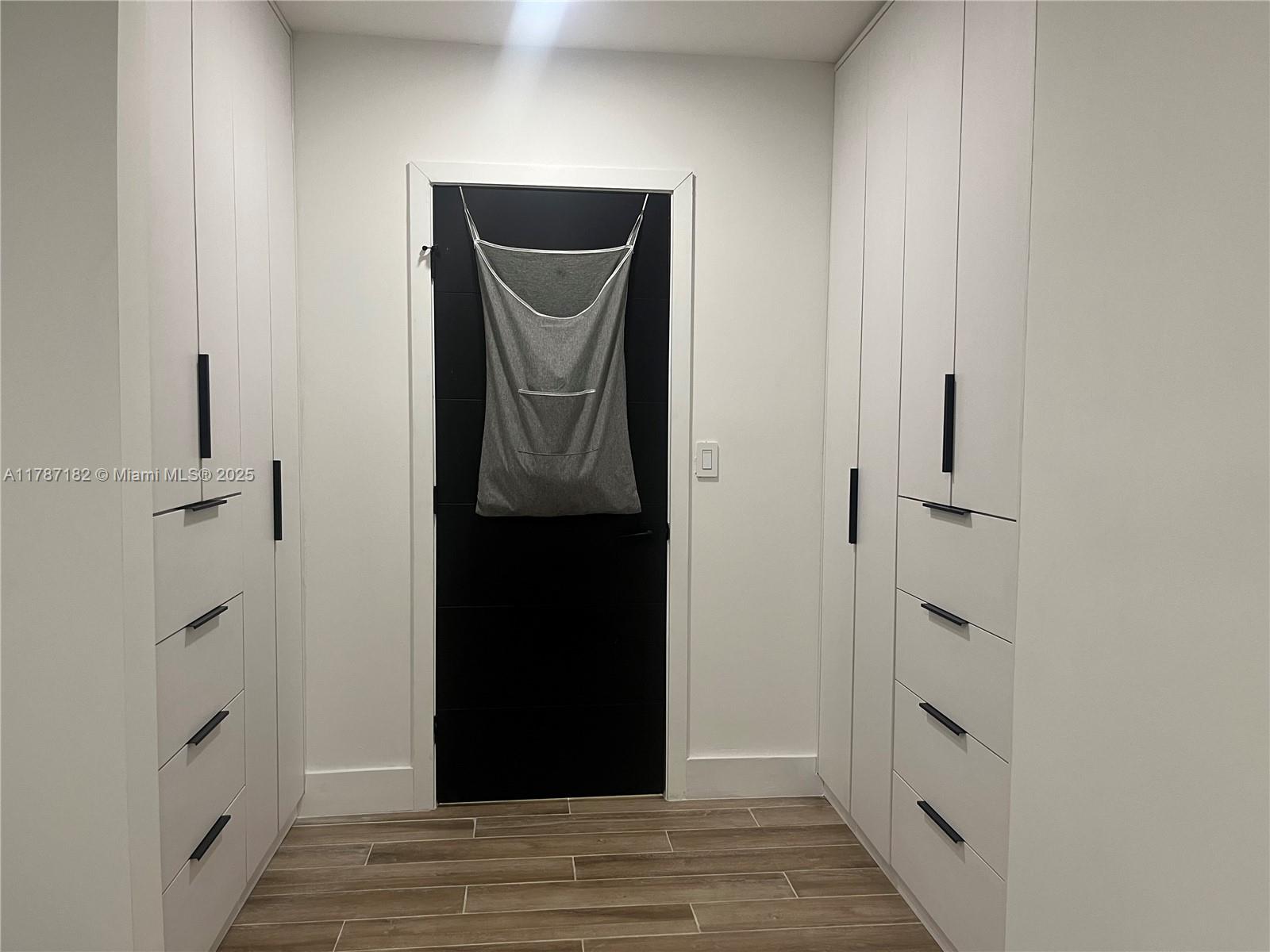 PEMBROKE LAKES SEC 1 - Residential