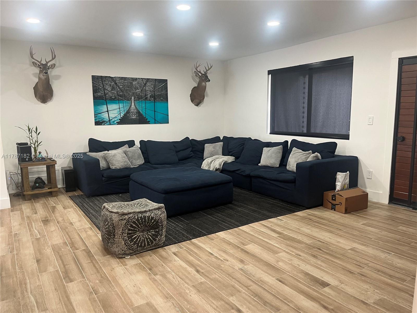 PEMBROKE LAKES SEC 1 - Residential