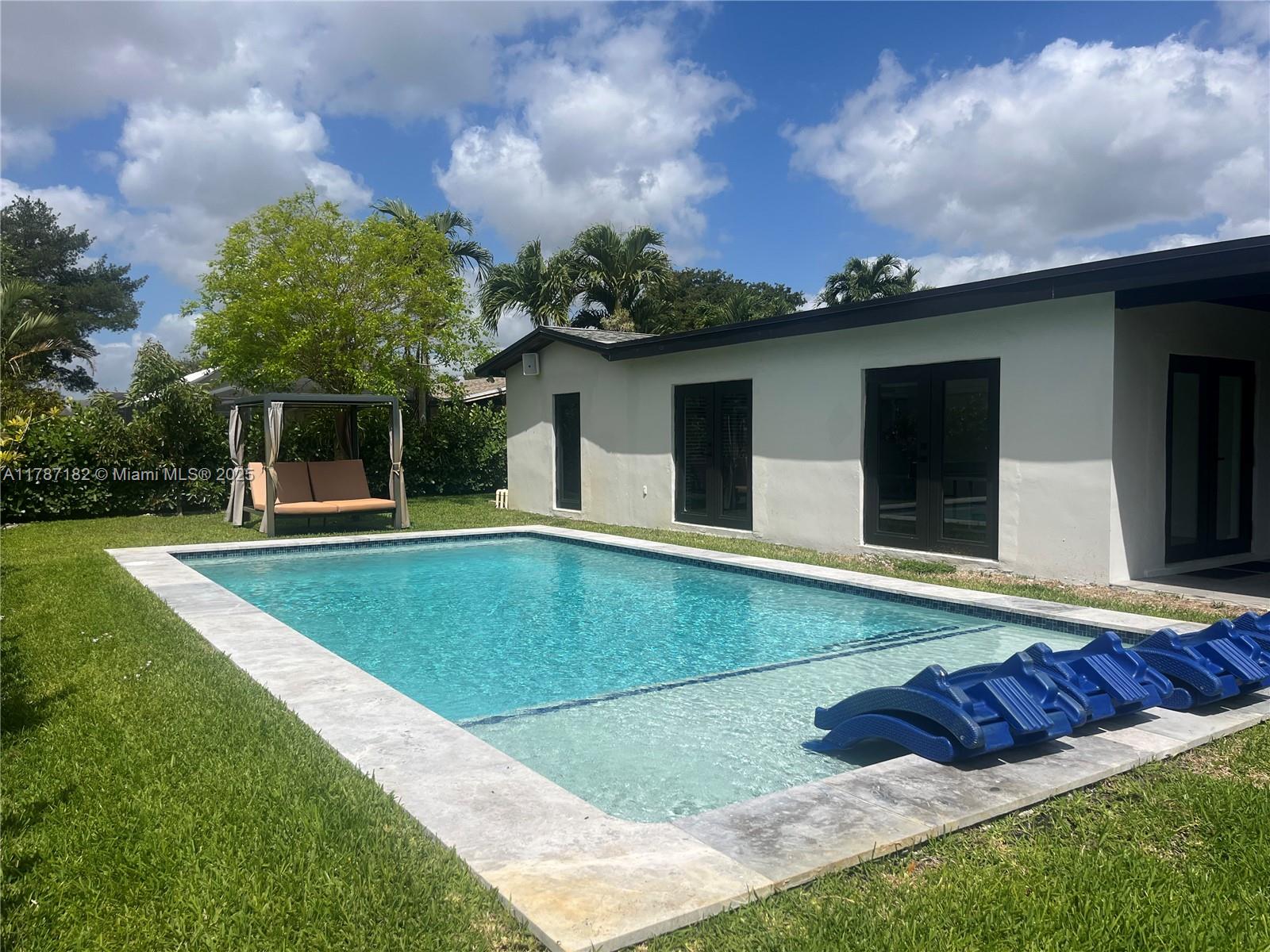 PEMBROKE LAKES SEC 1 - Residential