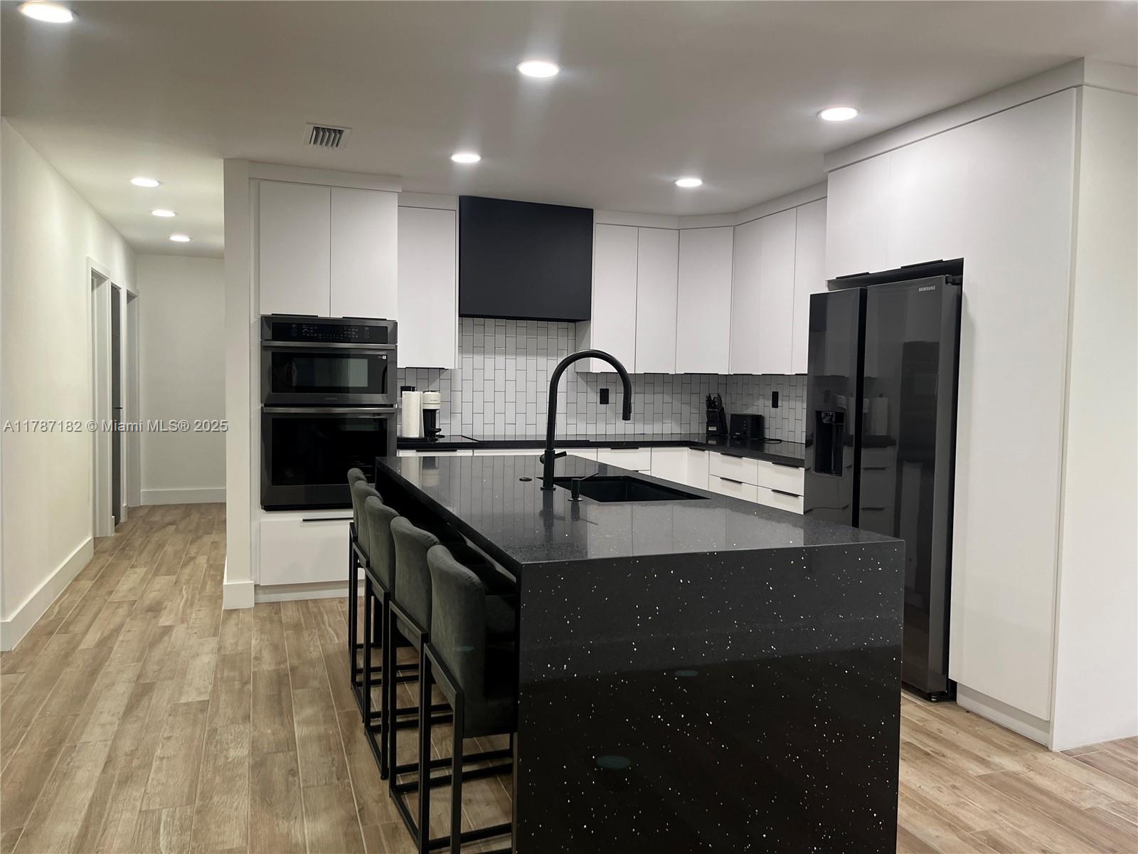 PEMBROKE LAKES SEC 1 - Residential