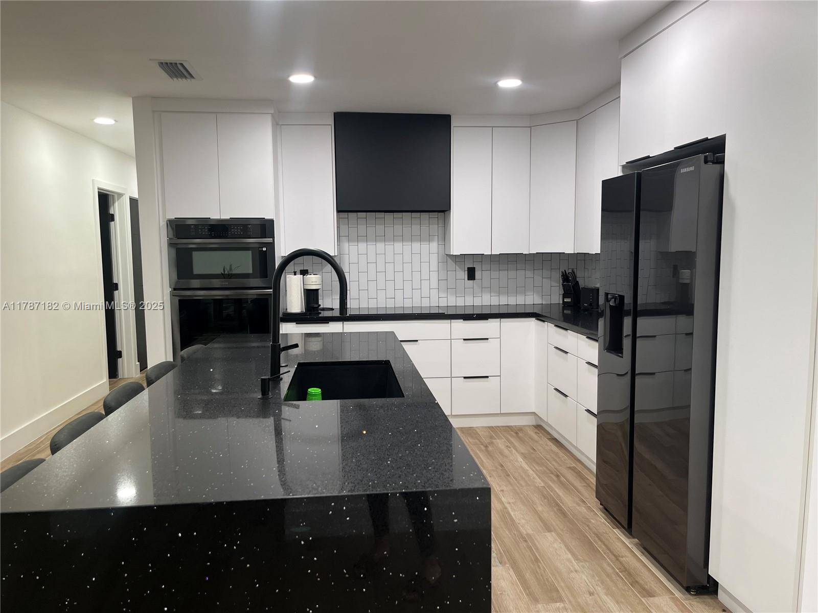 PEMBROKE LAKES SEC 1 - Residential