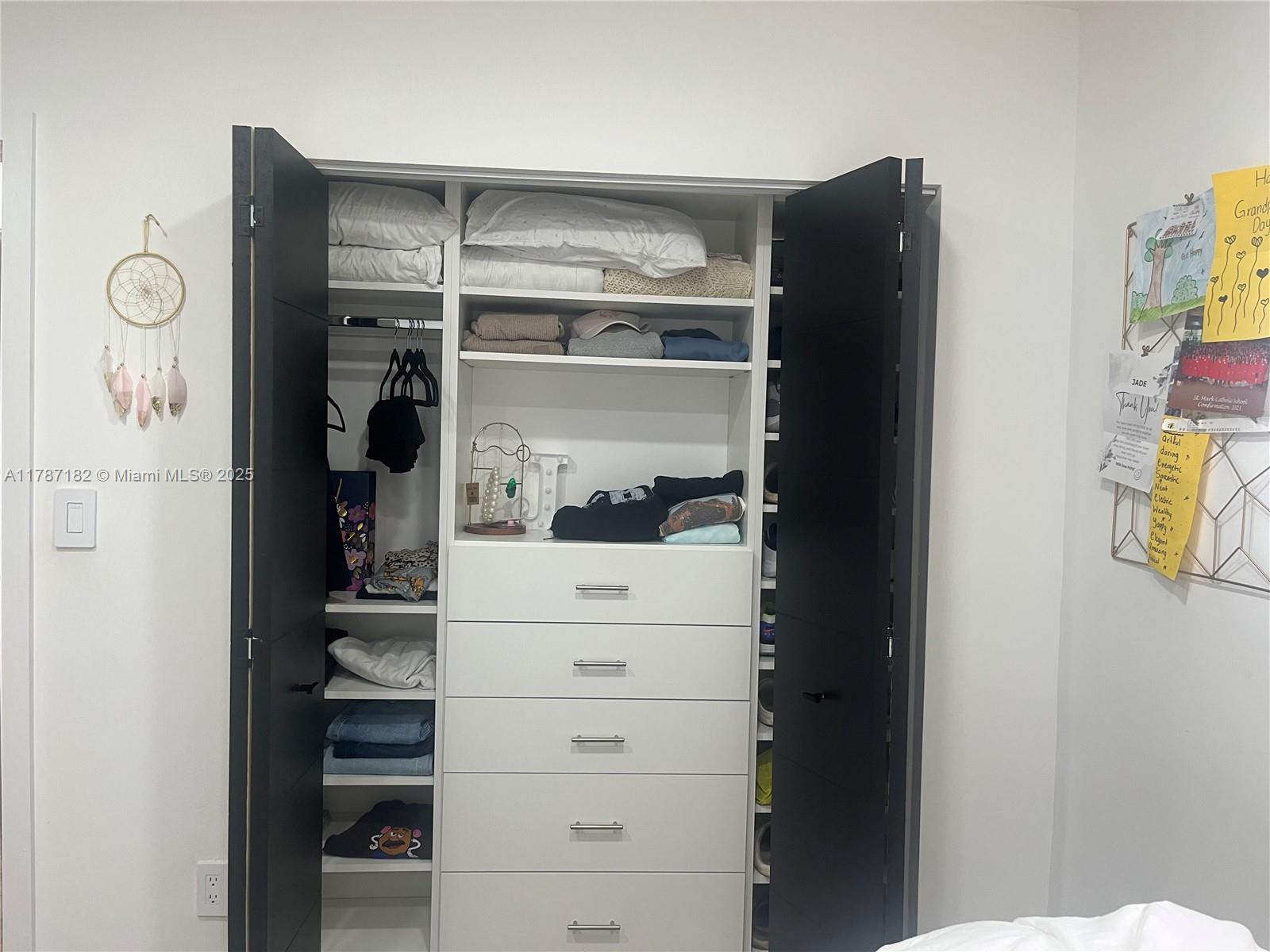 PEMBROKE LAKES SEC 1 - Residential