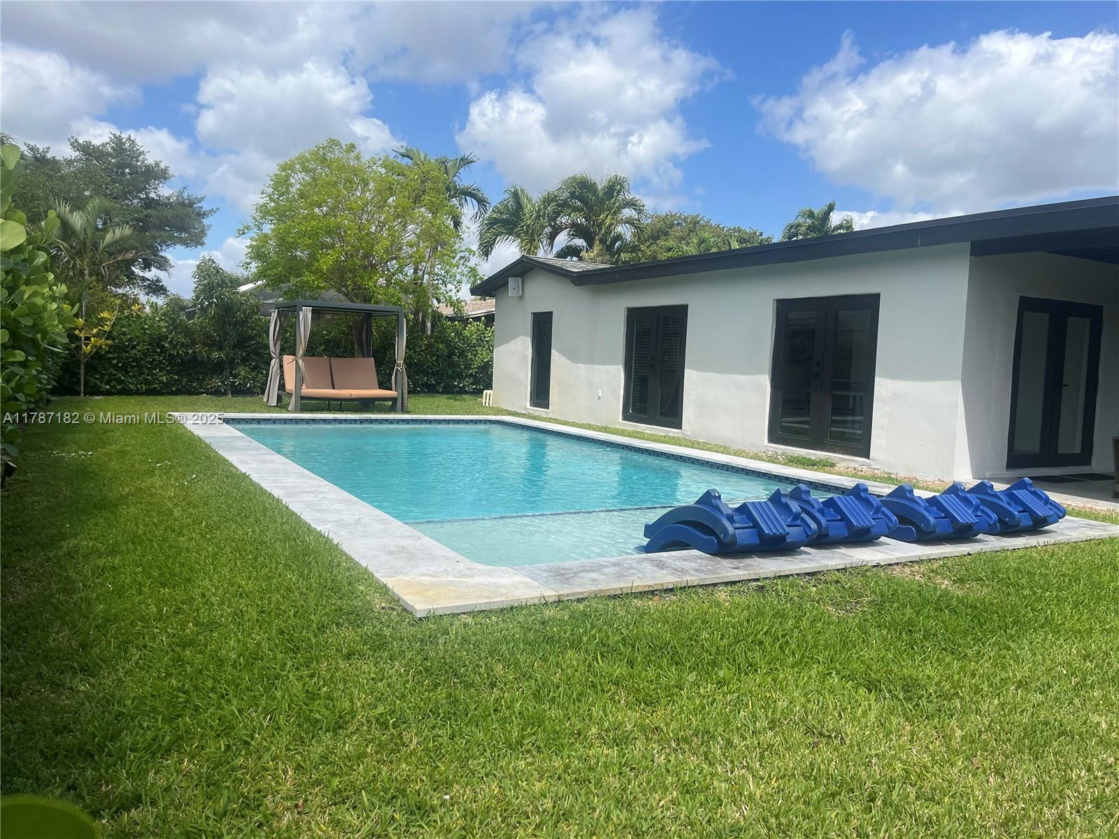 PEMBROKE LAKES SEC 1 - Residential