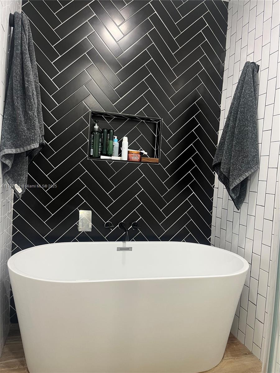 PEMBROKE LAKES SEC 1 - Residential