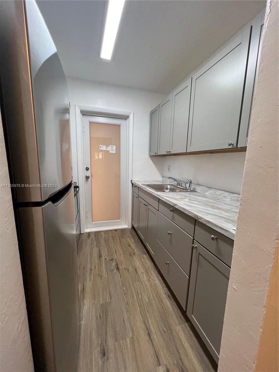 HOLLYWOOD - Residential Lease