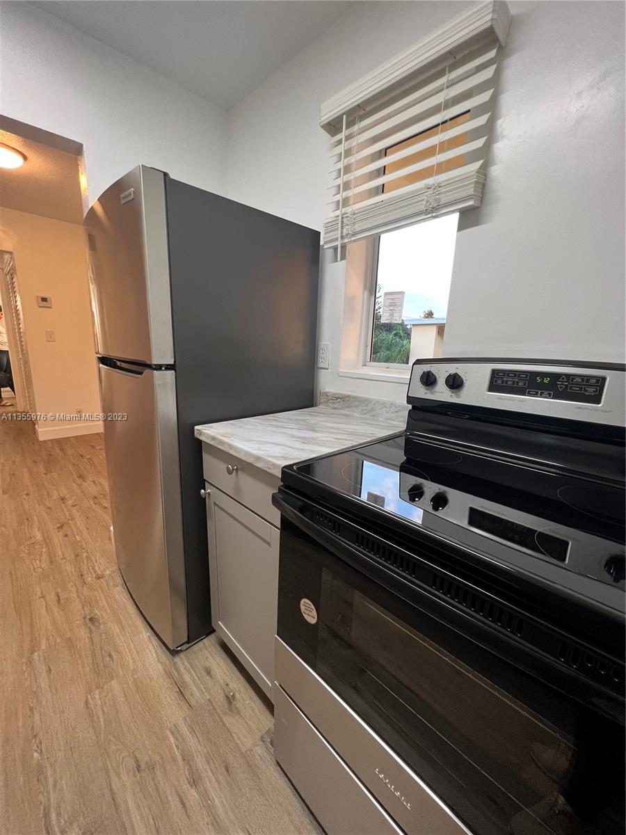 HOLLYWOOD - Residential Lease