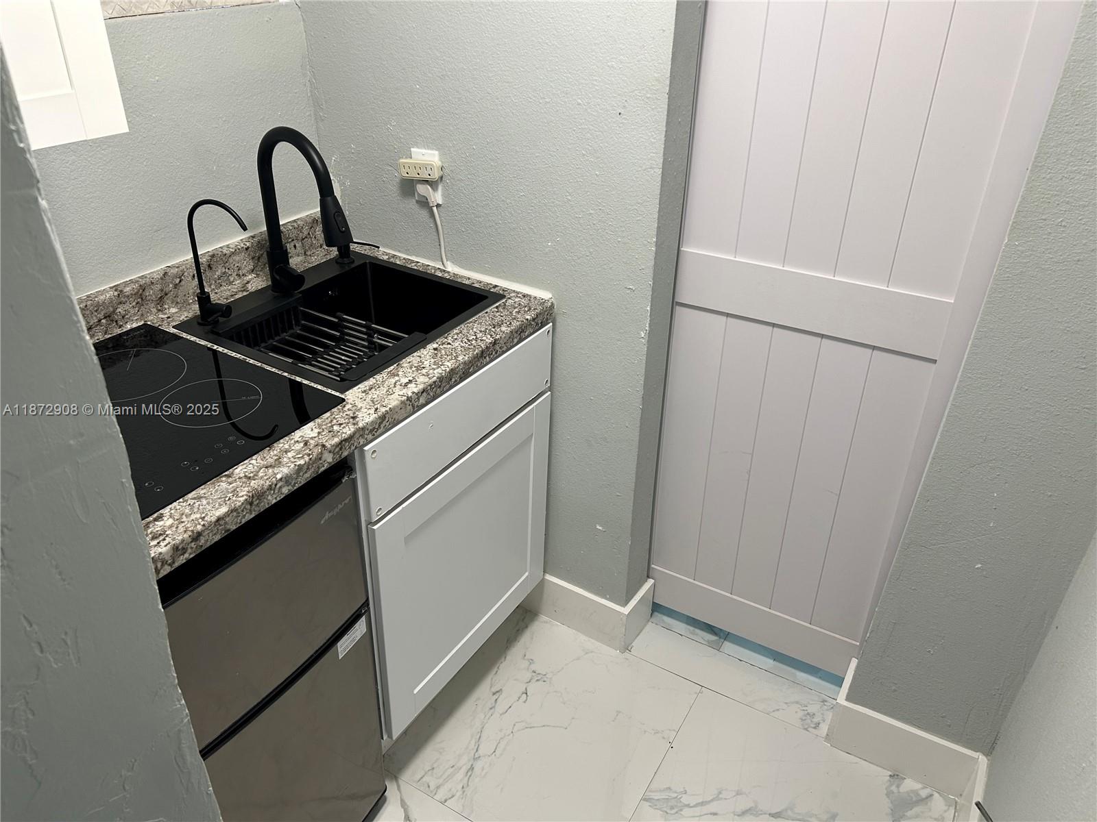 CARVER RANCHES - Residential Lease