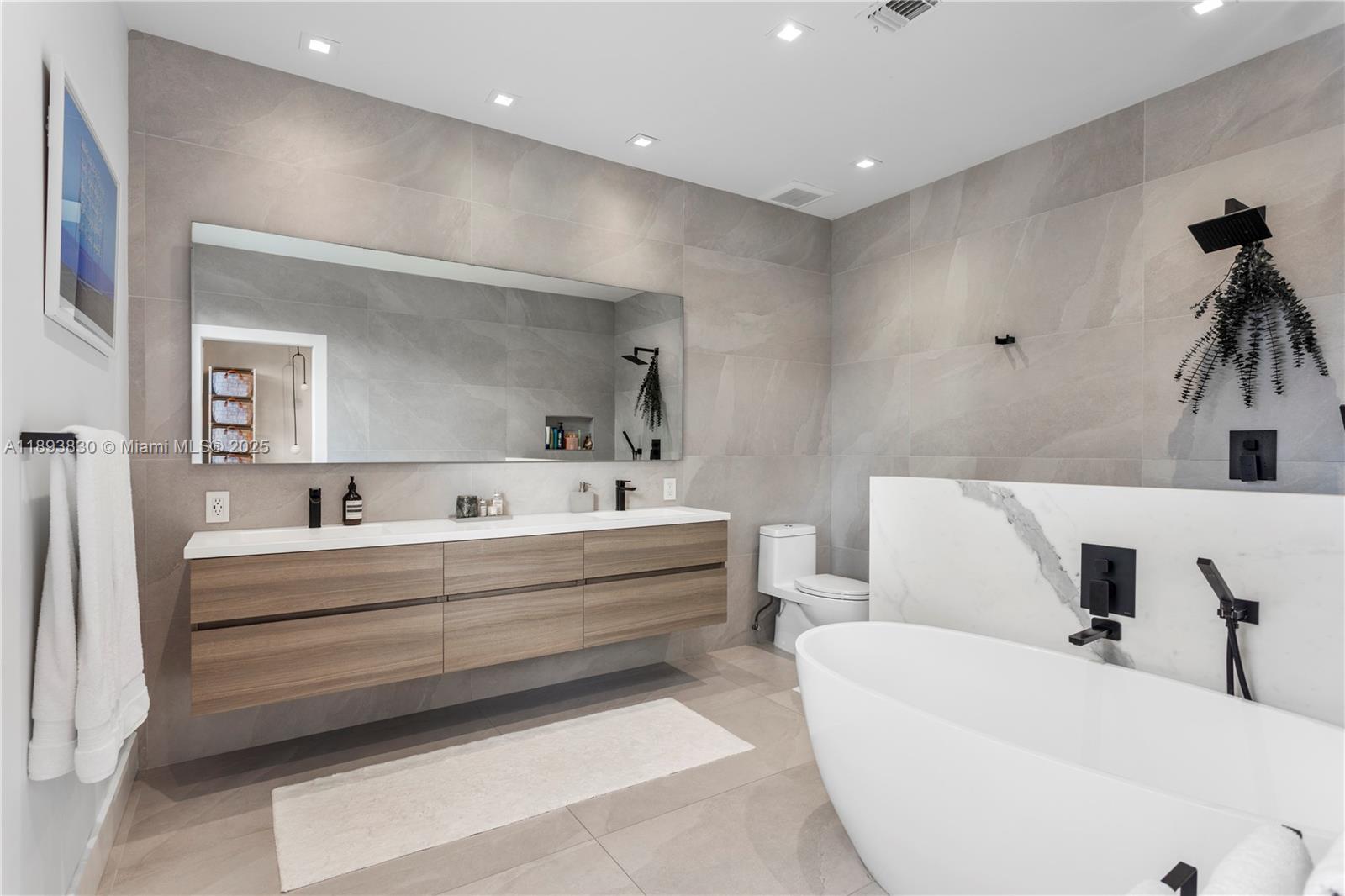 THREE ISLANDS 3RD SECTION - Residential