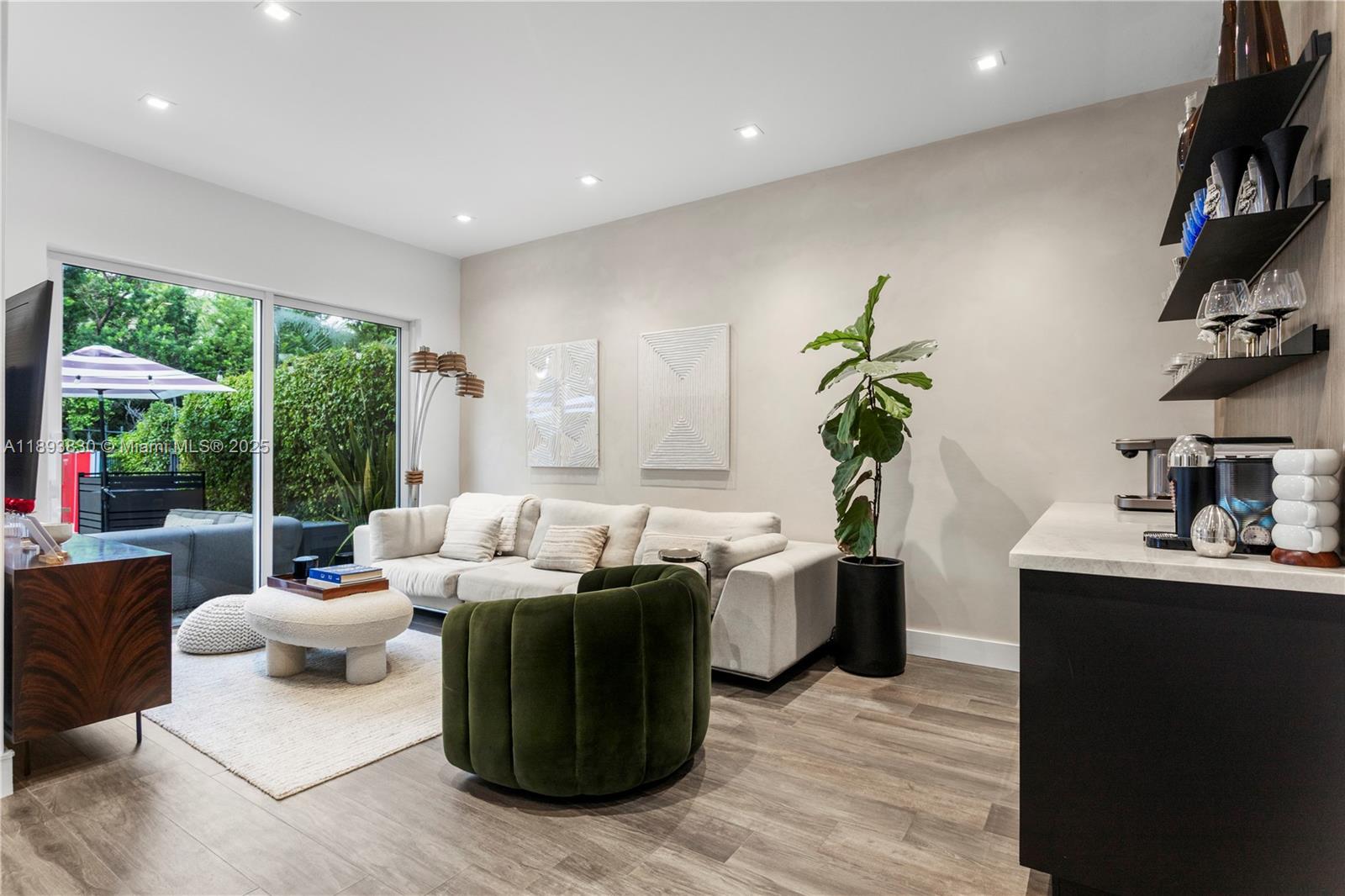 THREE ISLANDS 3RD SECTION - Residential