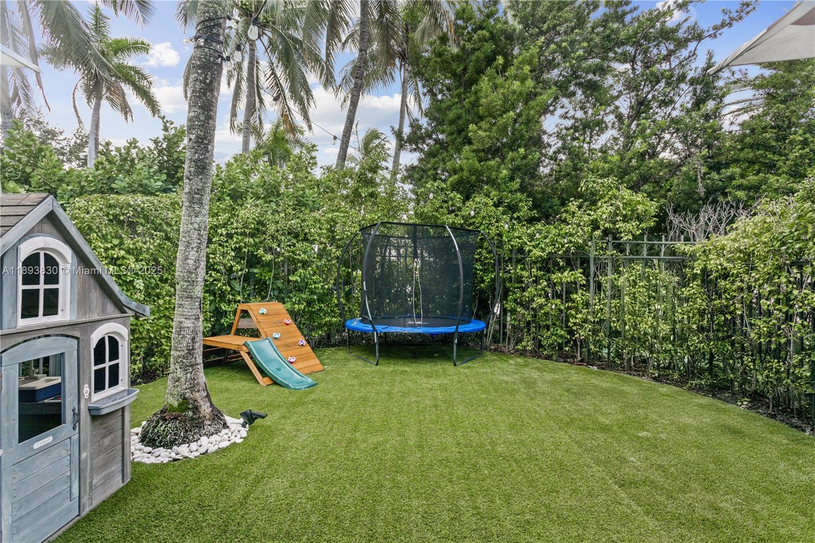 THREE ISLANDS 3RD SECTION - Residential