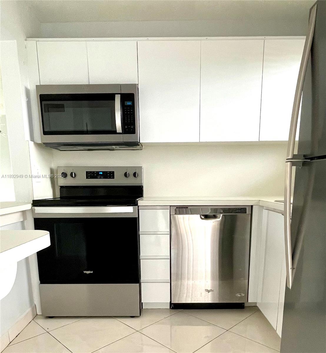 SUNRISE LAKES 56 CONDO - Residential Lease