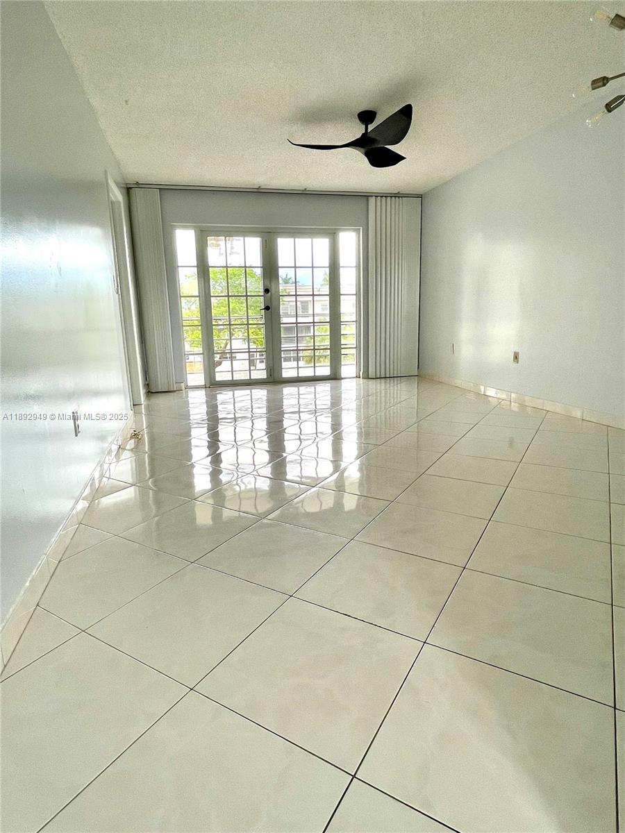 SUNRISE LAKES 56 CONDO - Residential Lease