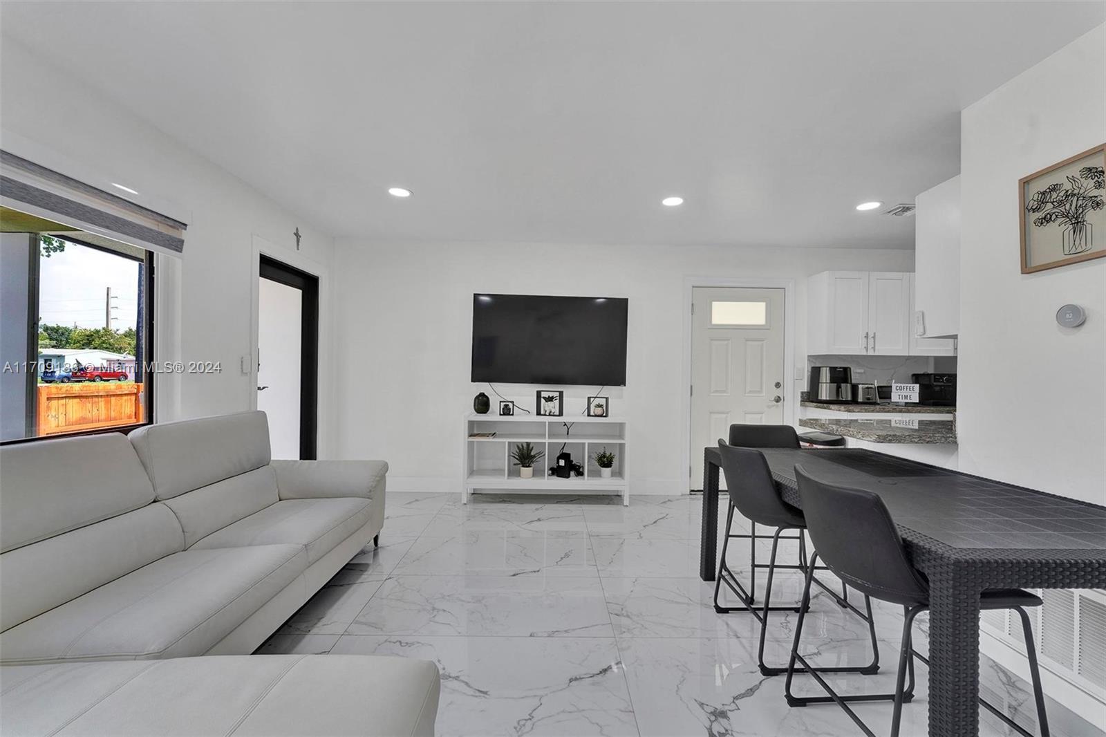 COLLIER MANOR FIRST ADD - Residential