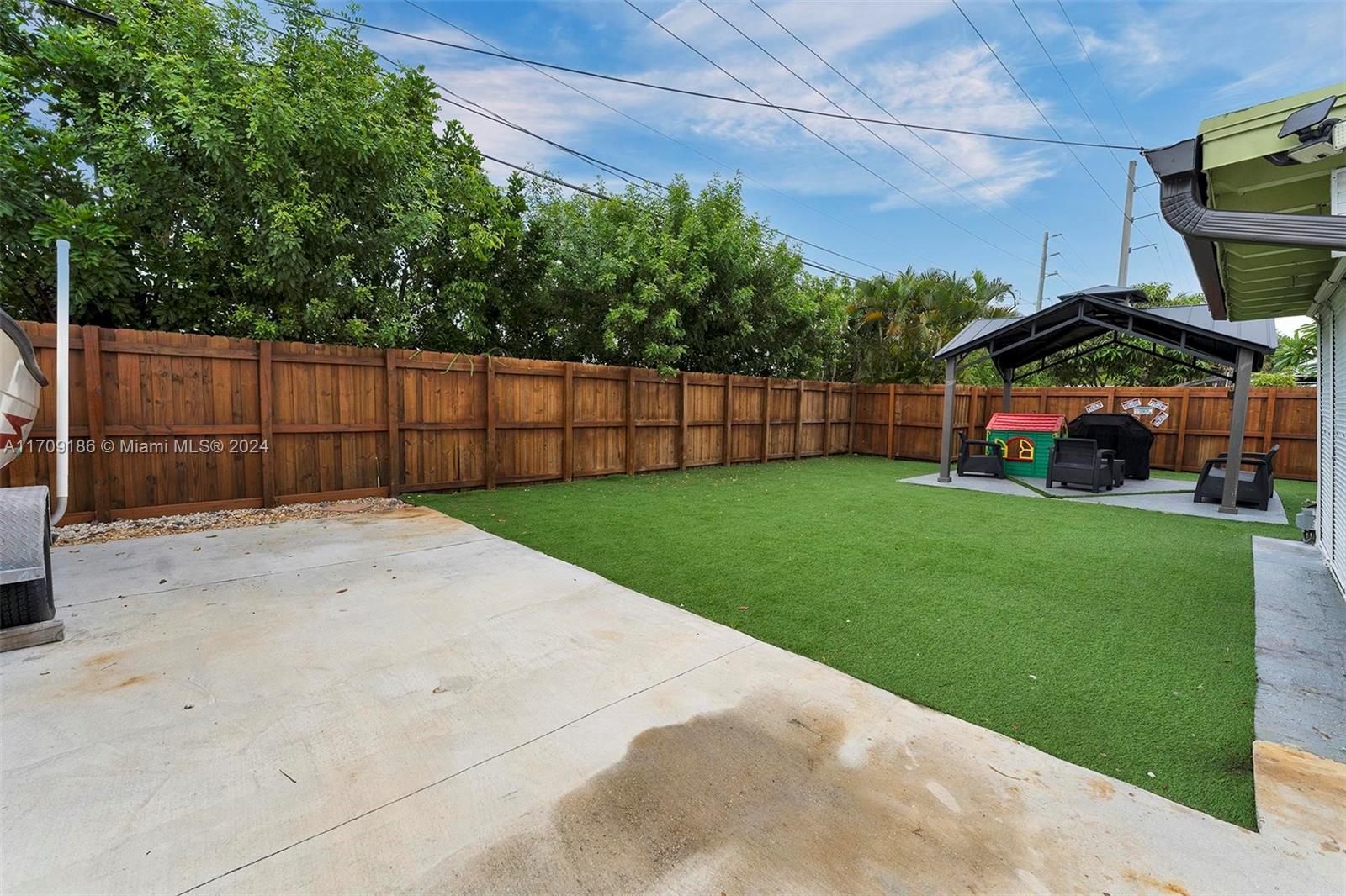 COLLIER MANOR FIRST ADD - Residential