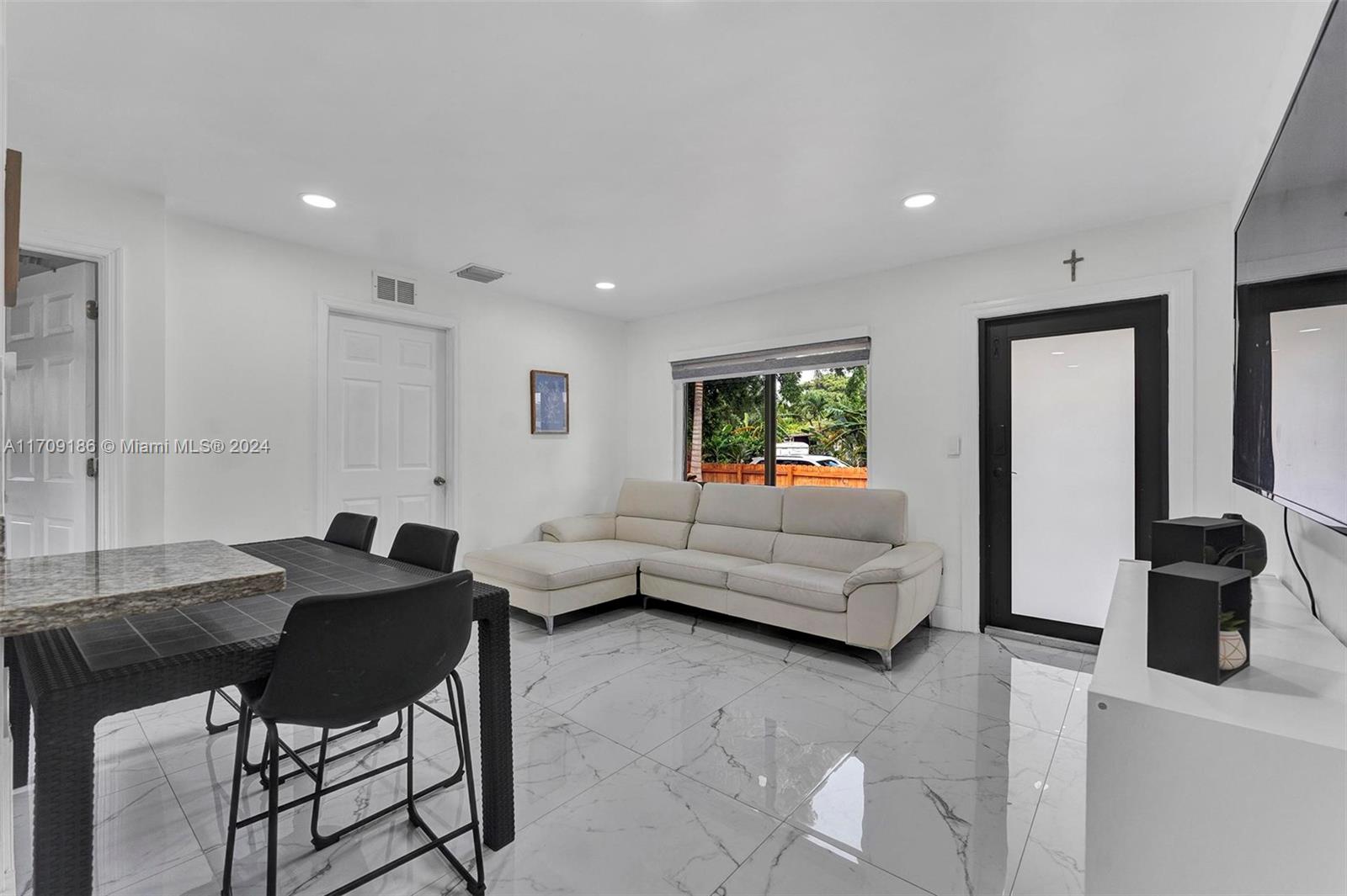 COLLIER MANOR FIRST ADD - Residential
