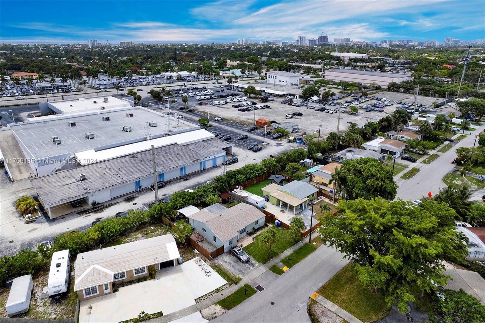 COLLIER MANOR FIRST ADD - Residential