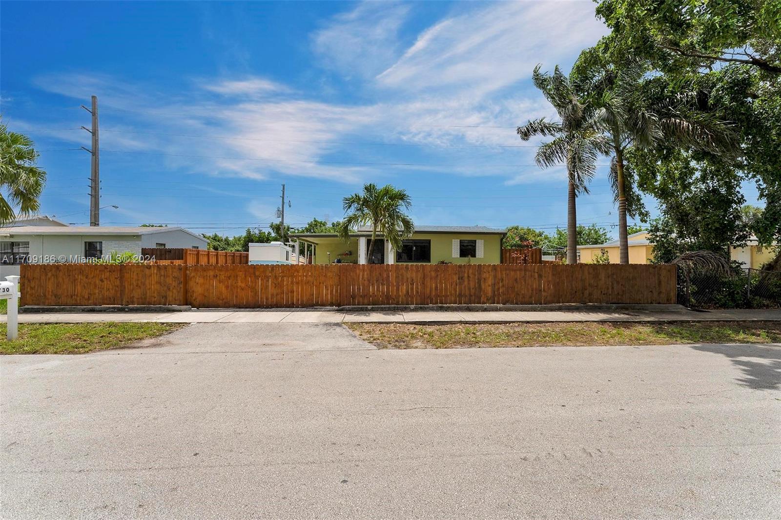 COLLIER MANOR FIRST ADD - Residential