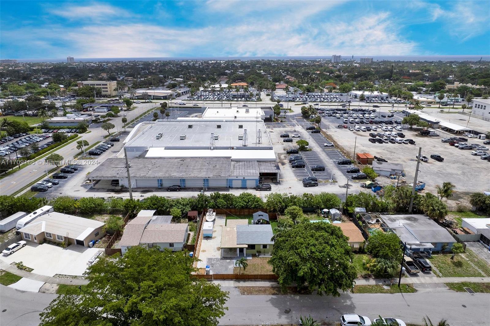 COLLIER MANOR FIRST ADD - Residential